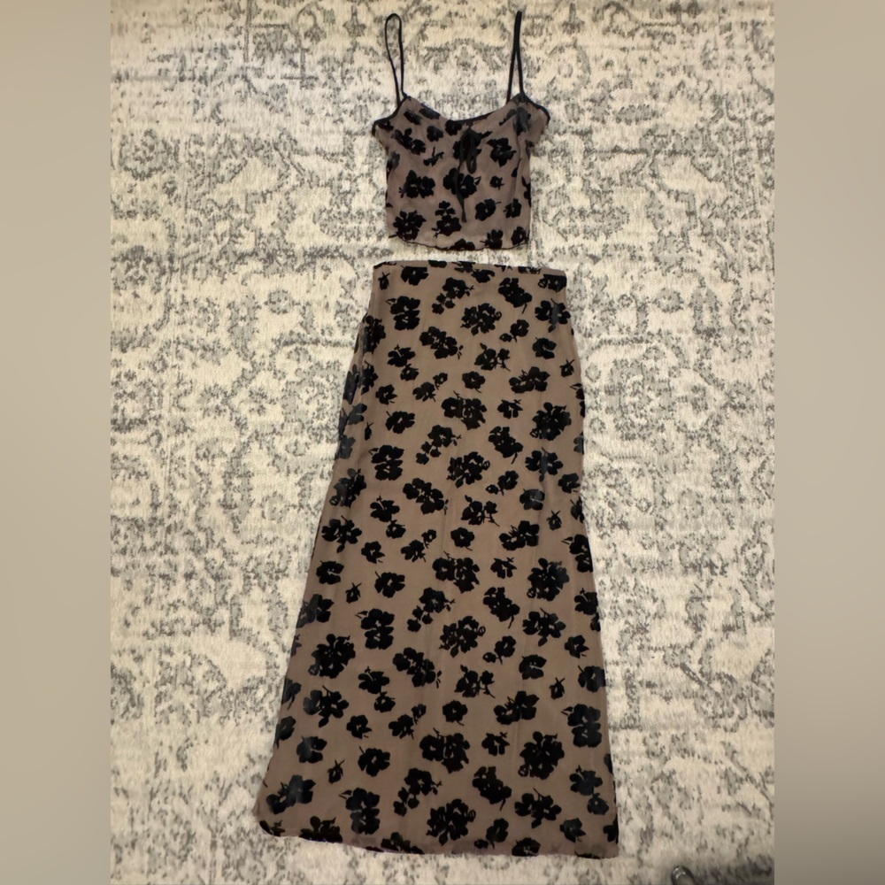 Lioness Floral Skirt Set - Picture 3 of 7